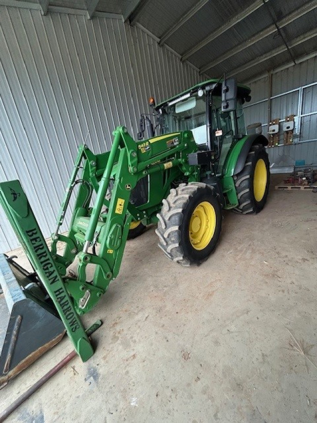 2021 - JD 5100M - Tractor with 543R Loader
