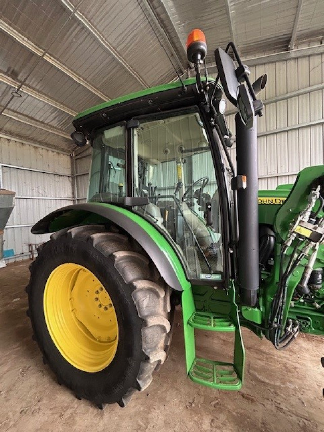 2021 - JD 5100M - Tractor with 543R Loader